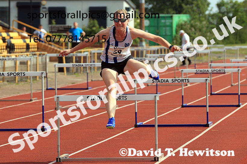 Hurdles, 2025 NEMAA Track and Field, Monkton. Photo: David T. Hewitson/Sports for All Pics